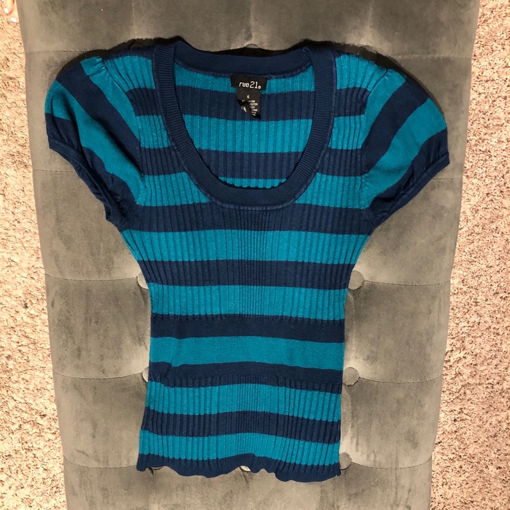 Rue21 Short Sleeve Sweater XS